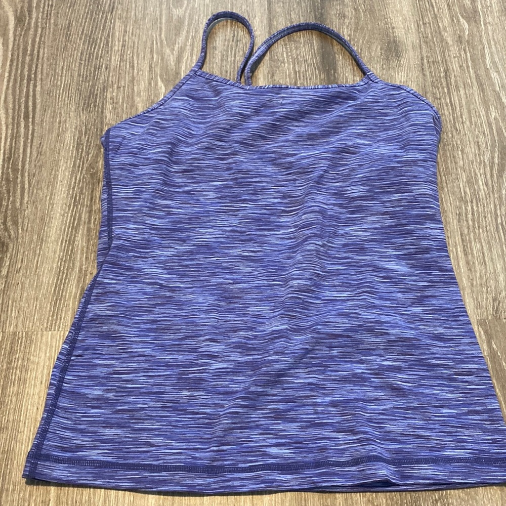 Lululemon workout shirt with built-in bra. Size 6 no tags
